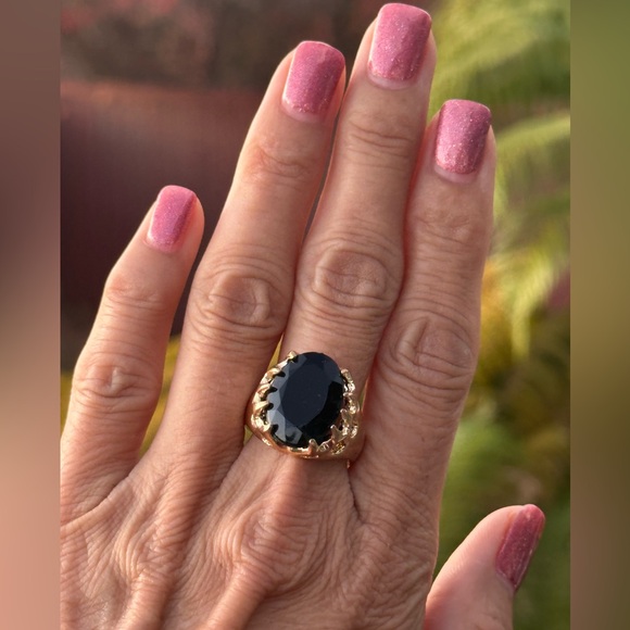 ❌SOLD❌ Jet Black & Gold Band Fashion Ring - Picture 4 of 5